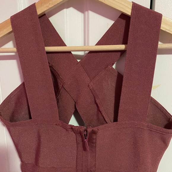 FASHION NOVA The ultimate switch up dress - Picture 6 of 7